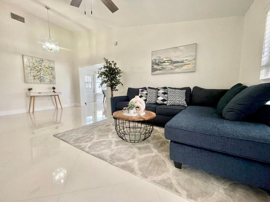 Stylish 3/2 Getaway! Near Theme Parks! Villa Lakeland Eksteriør billede